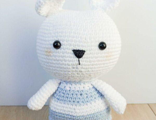 A crochet bear using the Amigurumi technique.